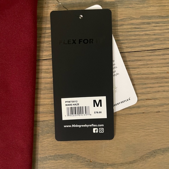 90 Degree polar flex fleece lined leggings, size M. NWT. Wine colored. - Picture 3 of 3